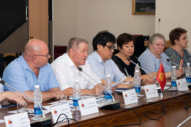 Сибирский федеральный университет поможет КРСУ стать передовым вузом